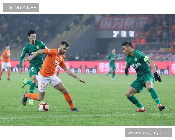 卓尔主场迎战国安球队全力以赴争夺胜利的精彩对决